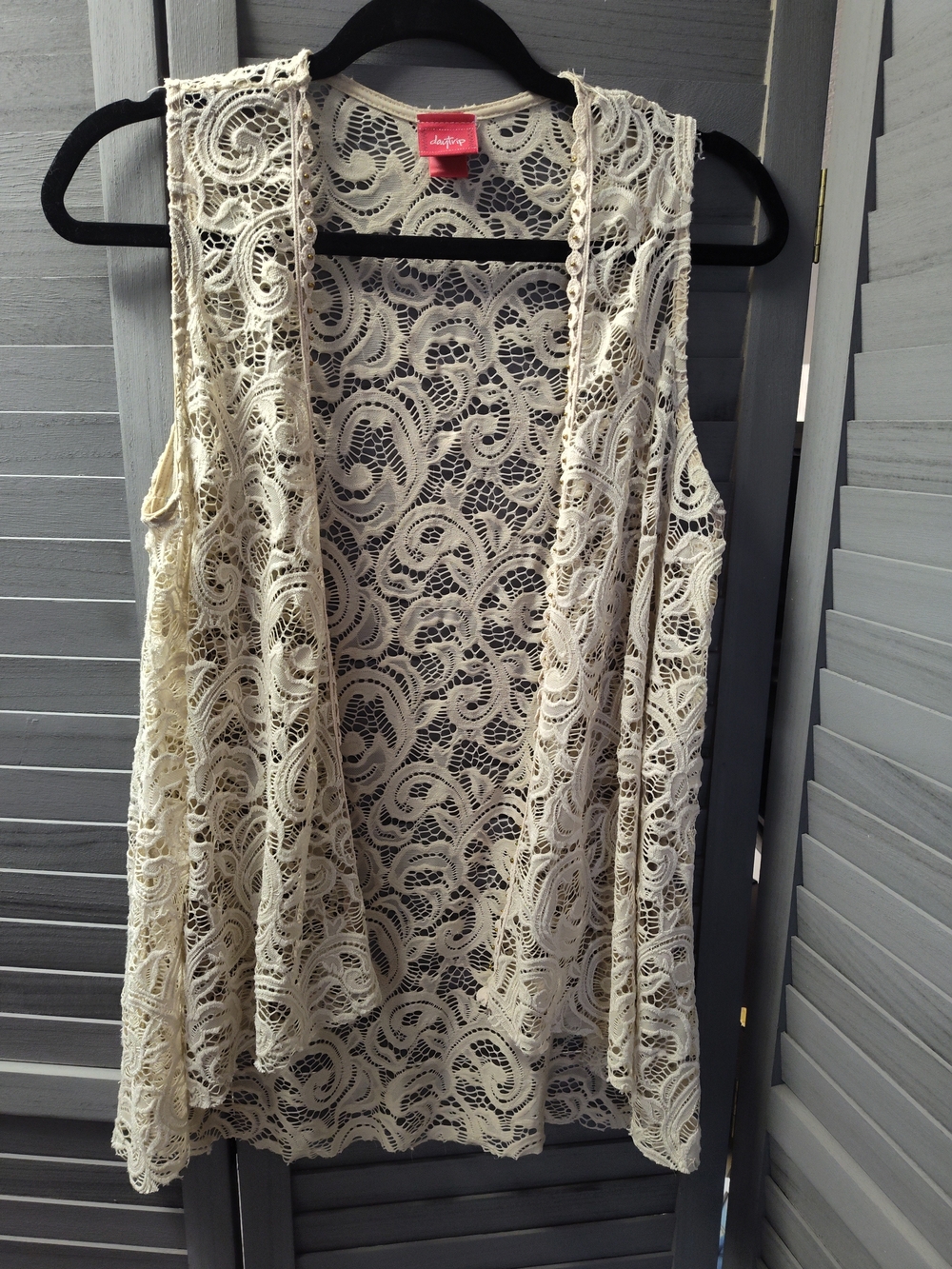 Cream Lace Sleeveless Vest